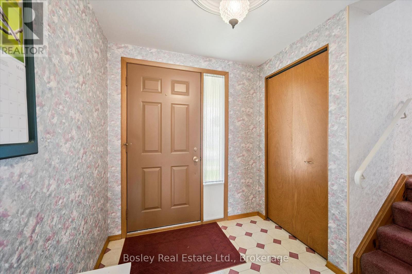 49 Ripley Crescent, Kitchener, Ontario  N2N 1W2 - Photo 4 - X13094284