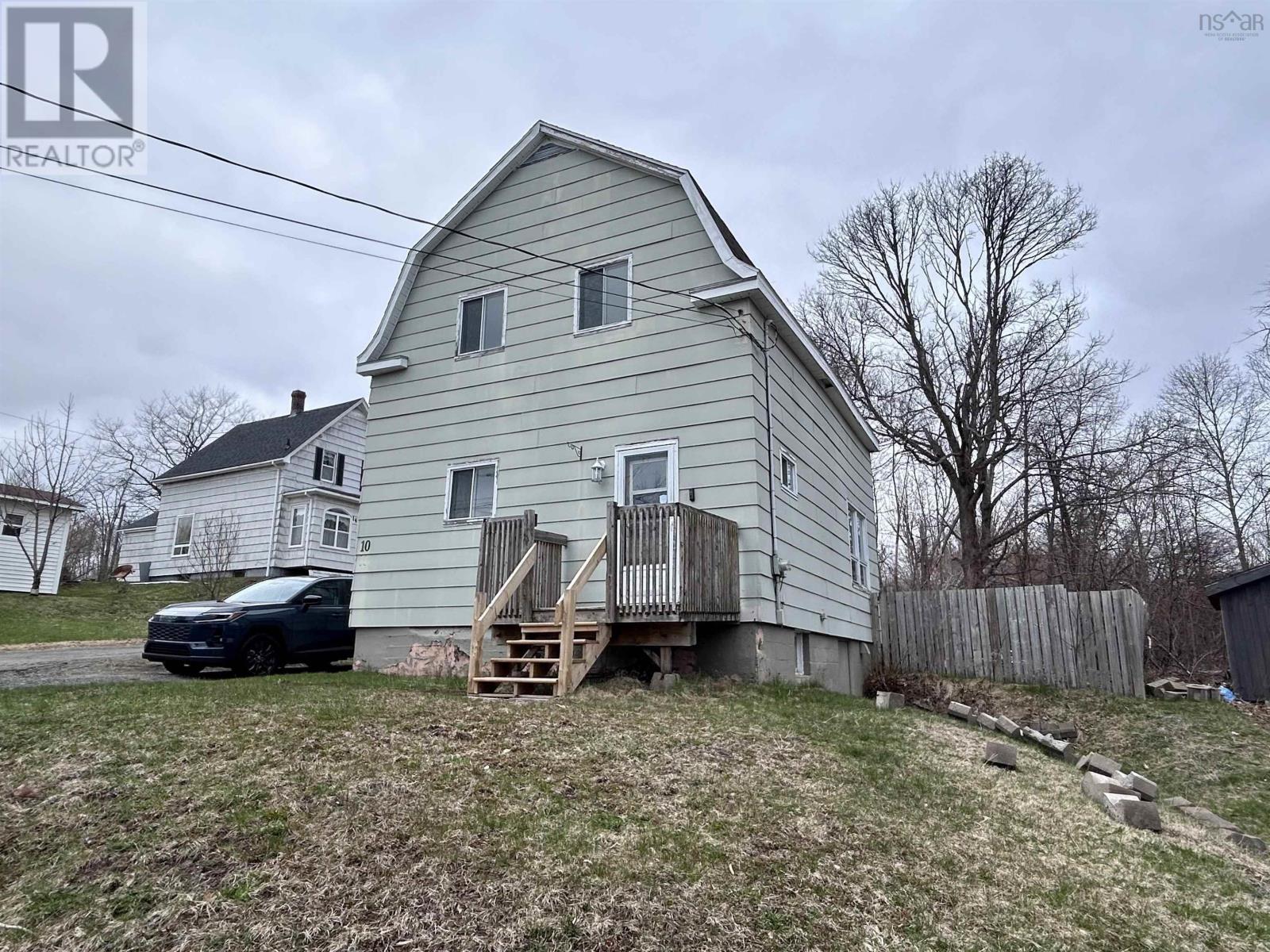 10 Weir Avenue, Stellarton, Nova Scotia