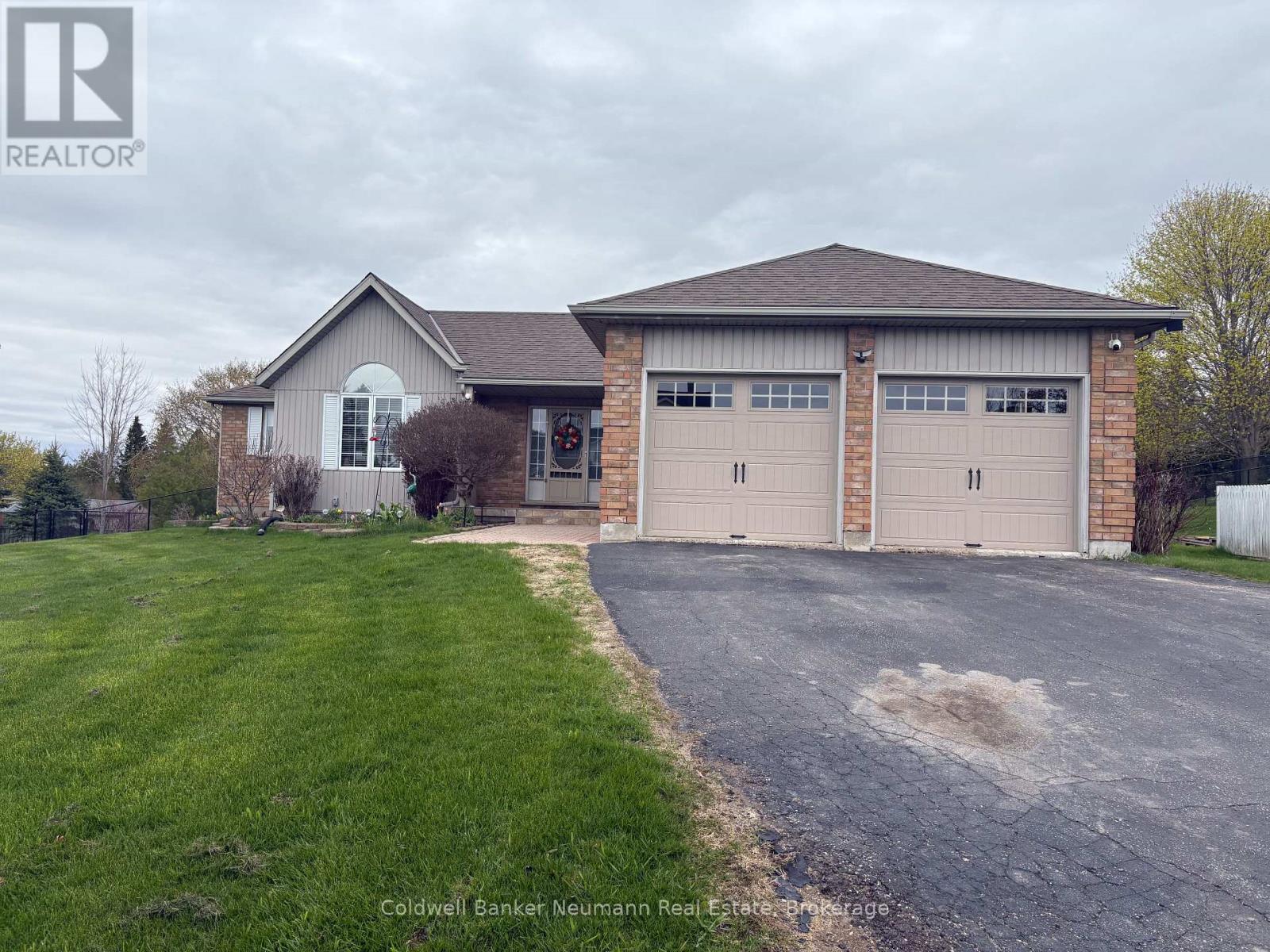 49 Torrance Lane, Centre Wellington, Ontario  N0B 1J0 - Photo 38 - X12926094