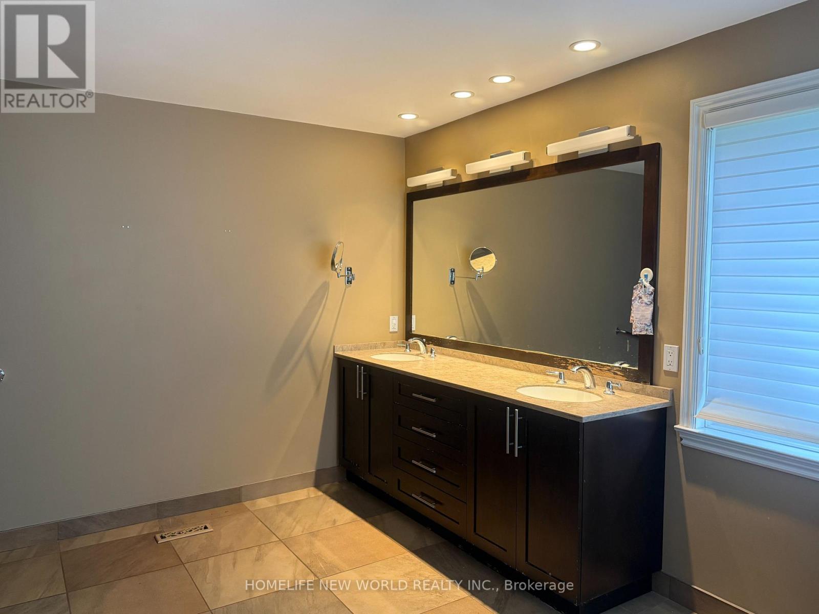 3 Jenkinson Grove, King, Ontario  L7B 1B5 - Photo 13 - N12883242