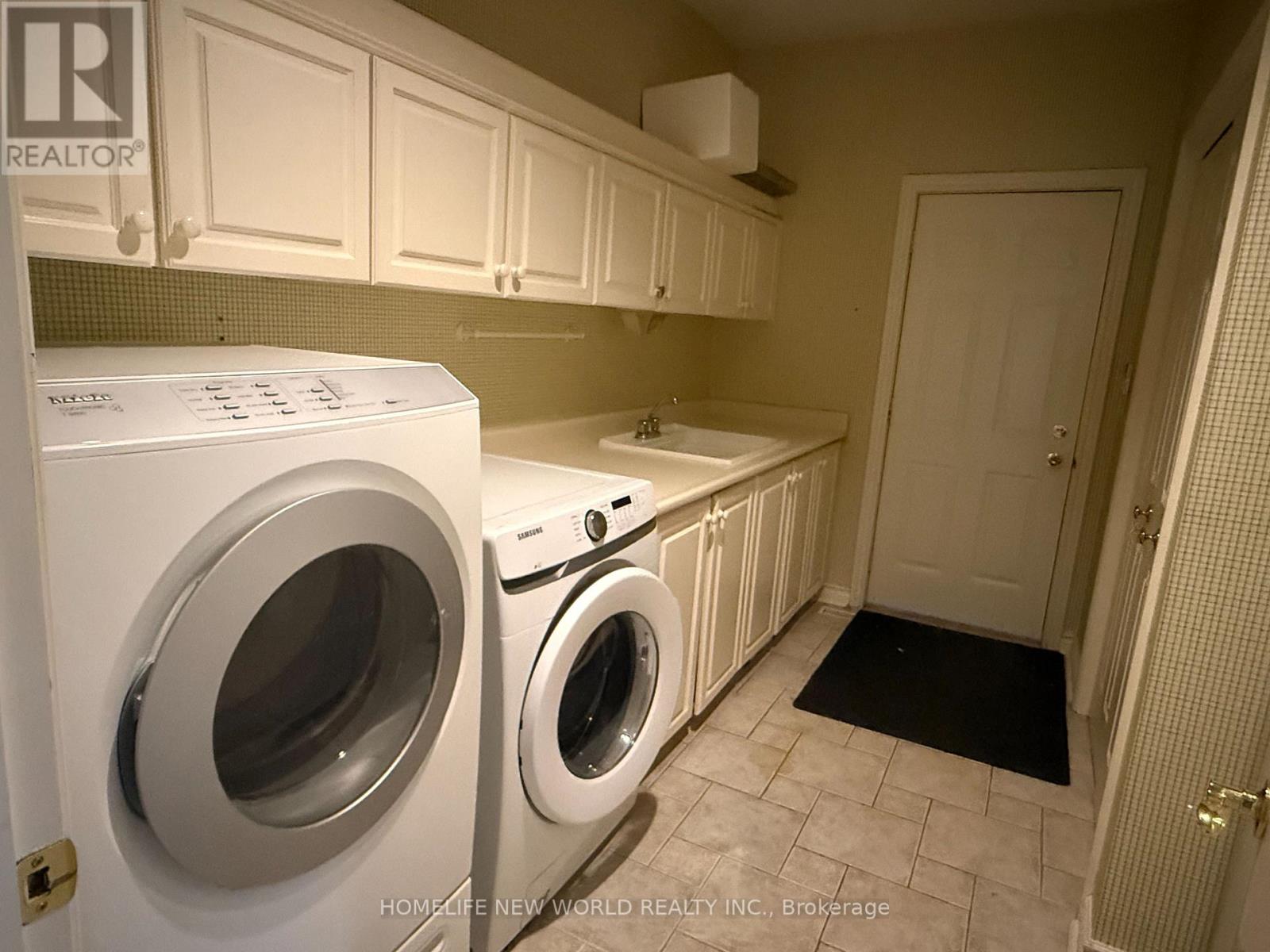 3 Jenkinson Grove, King, Ontario  L7B 1B5 - Photo 22 - N12883242
