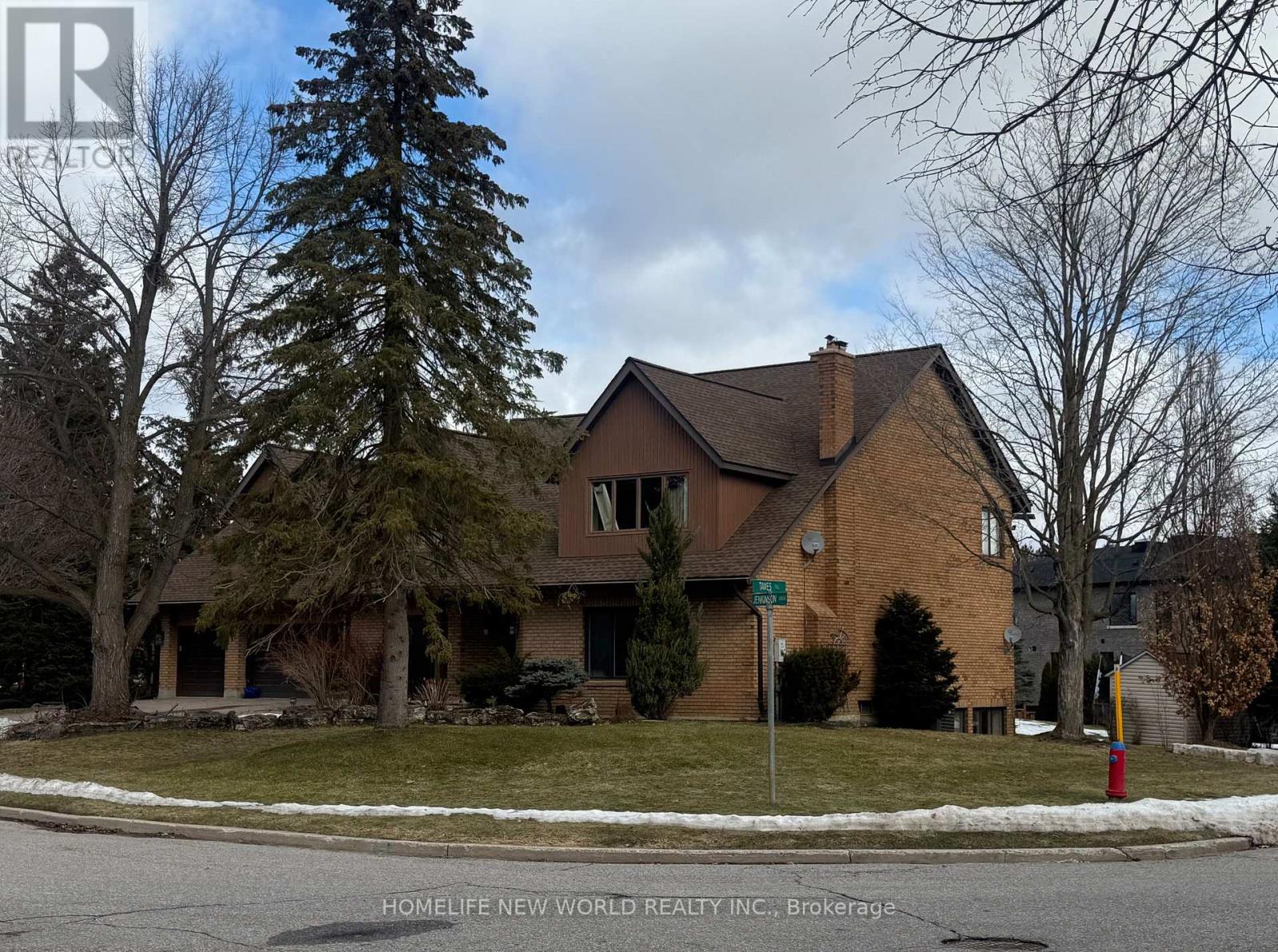 3 Jenkinson Grove, King, Ontario  L7B 1B5 - Photo 4 - N12883242