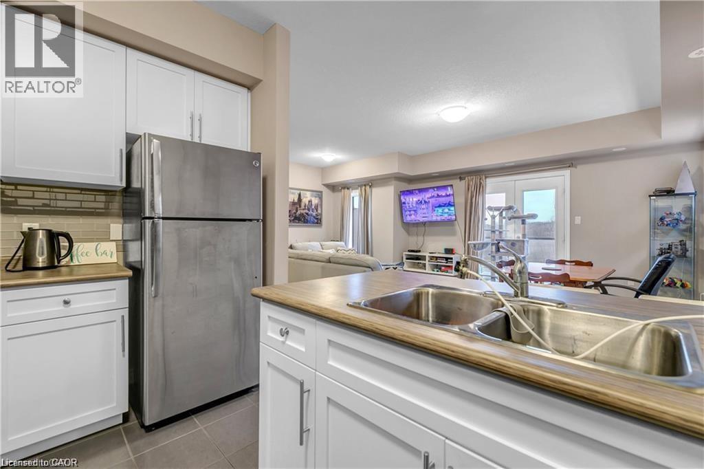 1116 Fairway Road N Unit# B, Kitchener, Ontario  N2A 0J3 - Photo 11 - 40827641