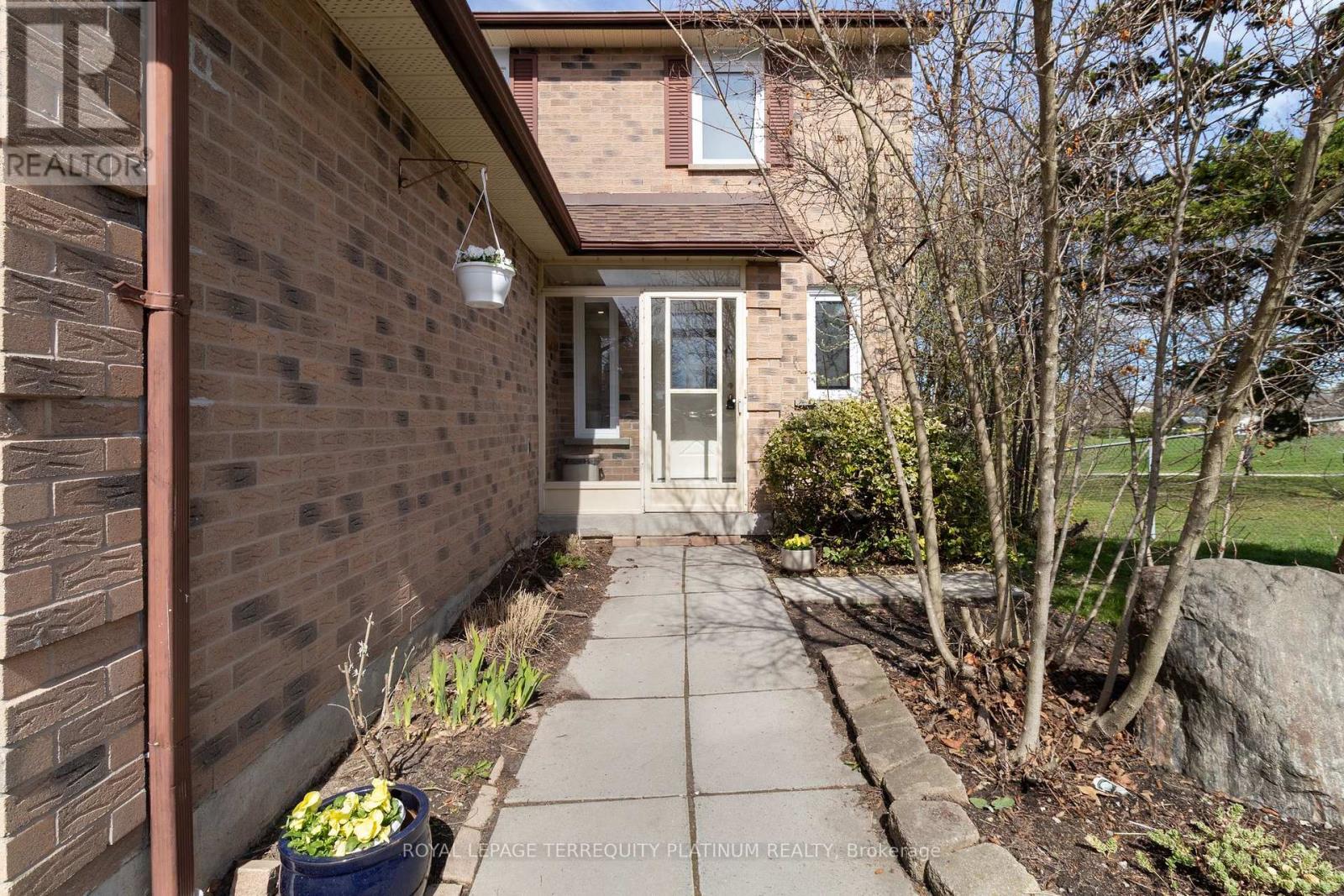 62 Humphrey Drive, Ajax, Ontario  L1S 4Z3 - Photo 3 - E13049894