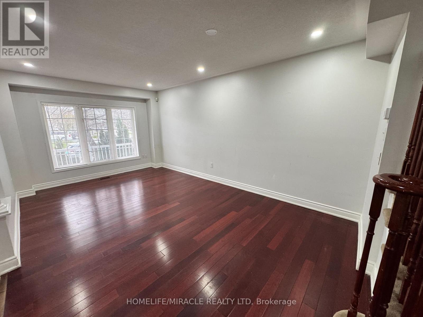Upper - 28 Nautical Drive, Brampton, Ontario  L6R 2H1 - Photo 5 - W13082956