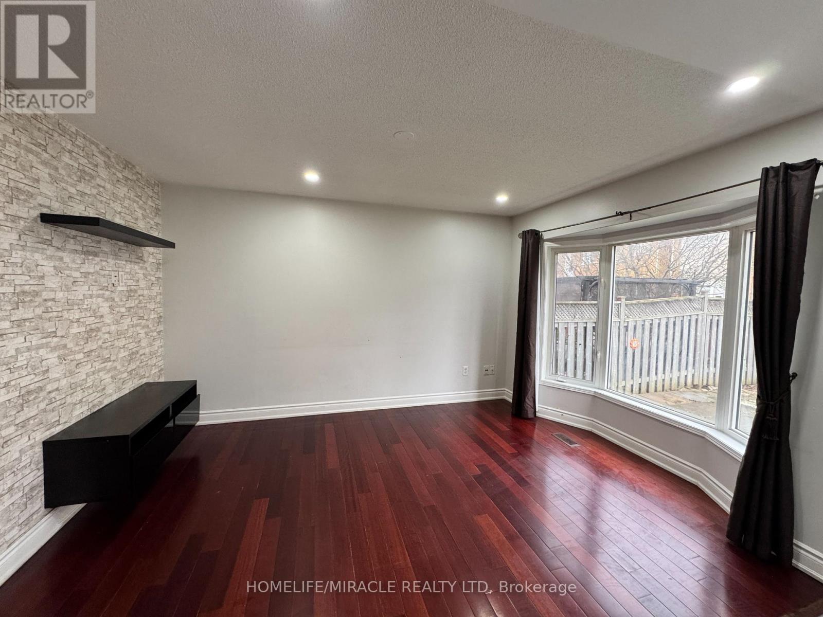Upper - 28 Nautical Drive, Brampton, Ontario  L6R 2H1 - Photo 7 - W13082956