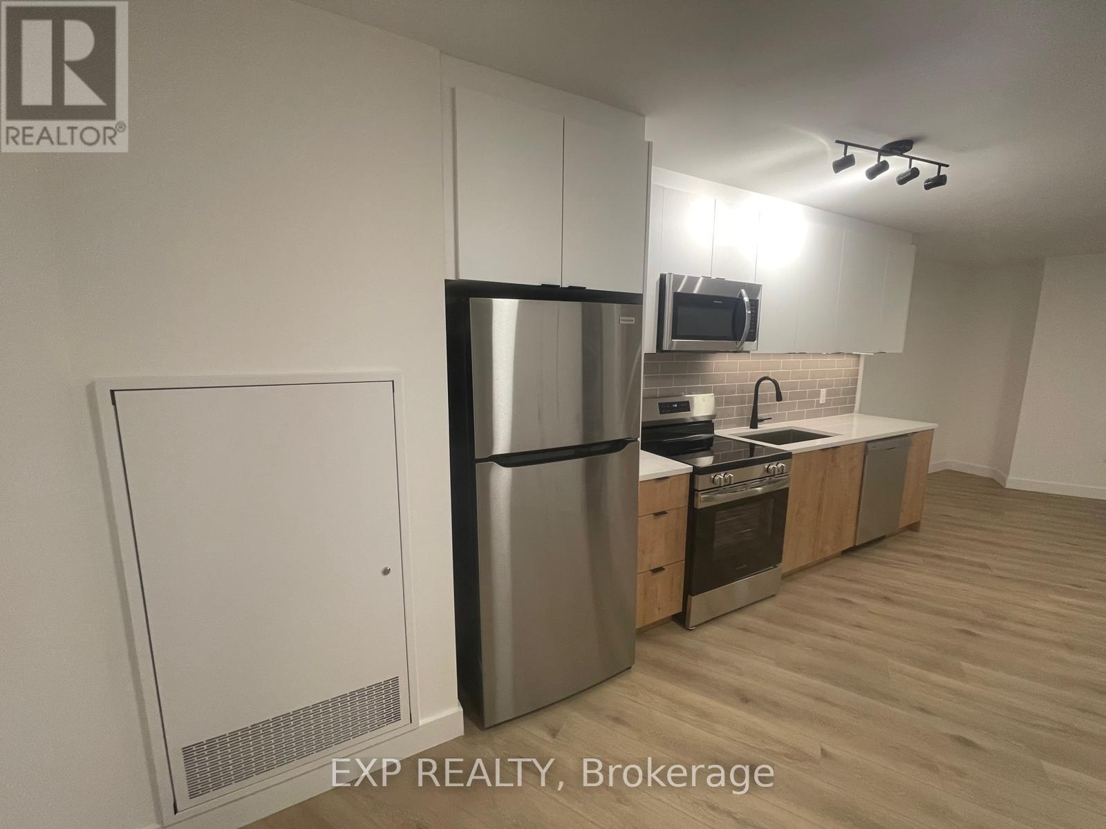 B15 - 1600 James Naismith Drive, Ottawa, Ontario  K1B 5N8 - Photo 2 - X13094238