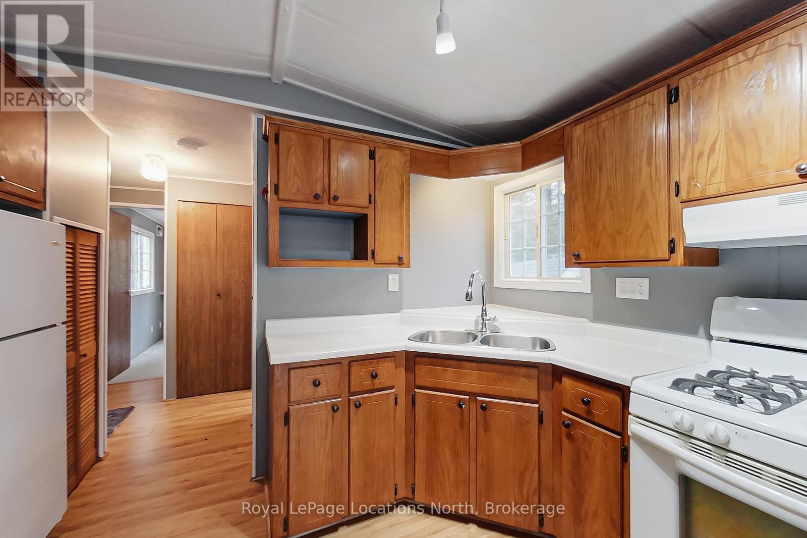 2 Prince Charles Avenue, Springwater, Ontario  L0L 1P0 - Photo 13 - S13094326