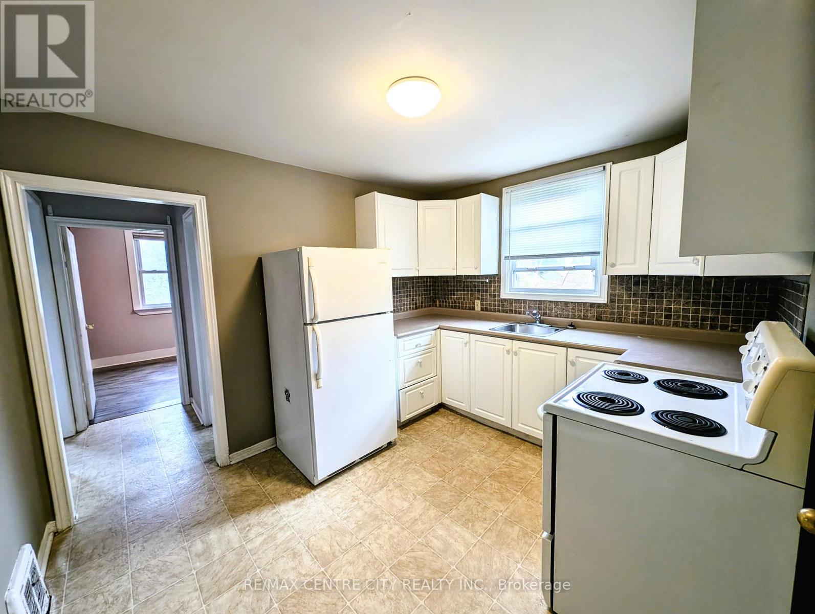31 Langarth Street W, London South, Ontario  N6J 1P3 - Photo 2 - X13046572