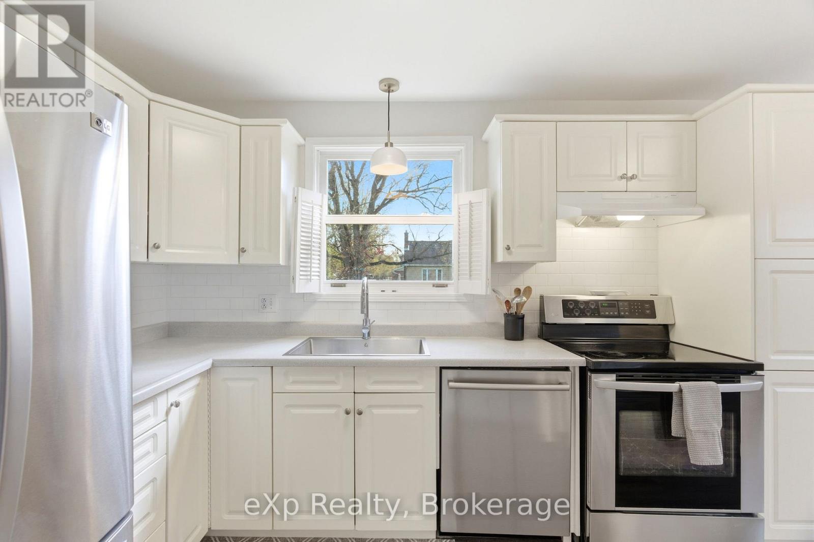 110 Huntingdon Avenue, Stratford, Ontario  N5A 6P2 - Photo 12 - X13094316