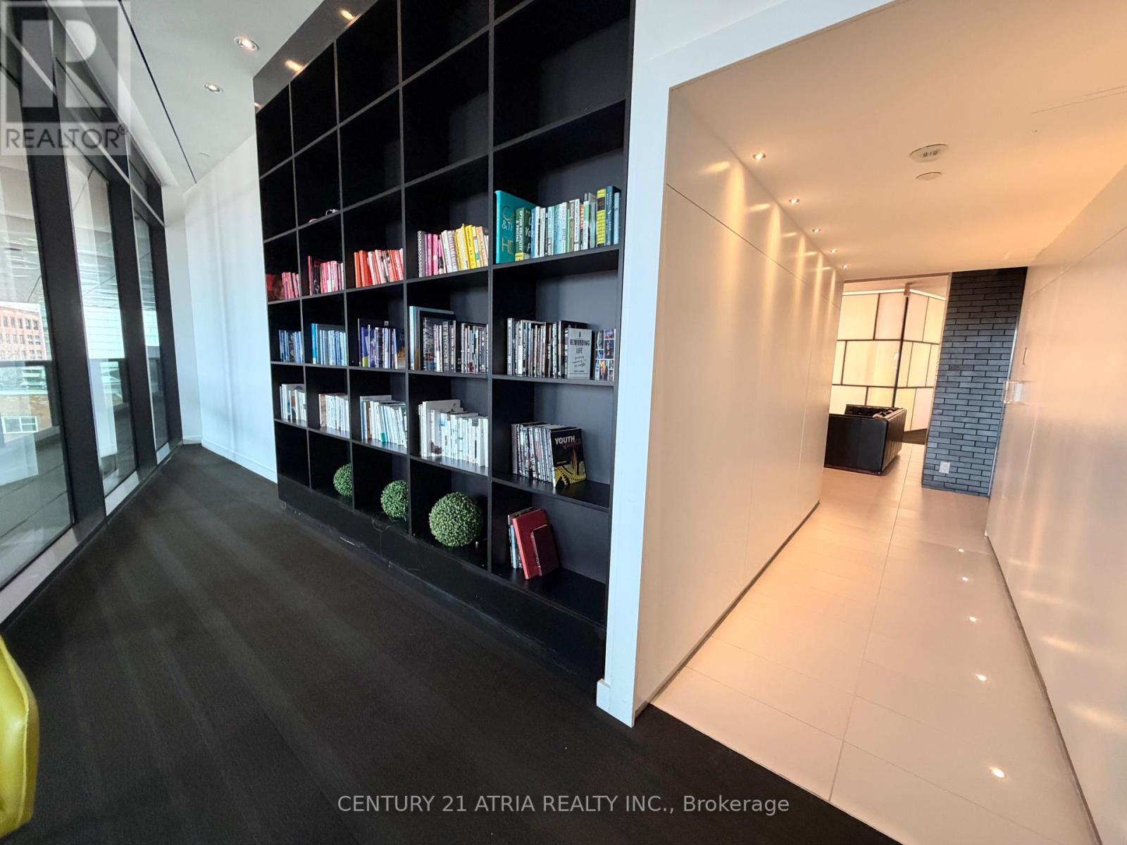 2101 - 125 Peter Street, Toronto, Ontario  M5V 0M2 - Photo 4 - C13094192