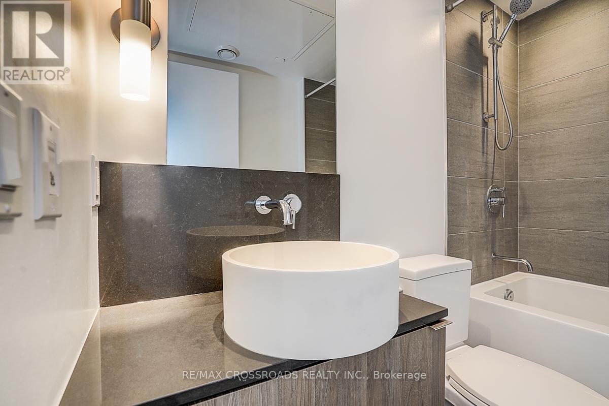 1802 - 161 Roehampton Avenue, Toronto, Ontario  M4P 0C8 - Photo 34 - C13094204