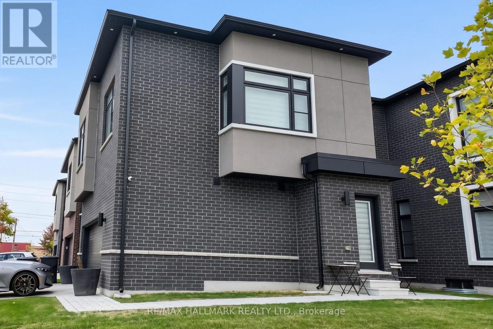 5 NORBURY CRESCENT, Toronto, Ontario