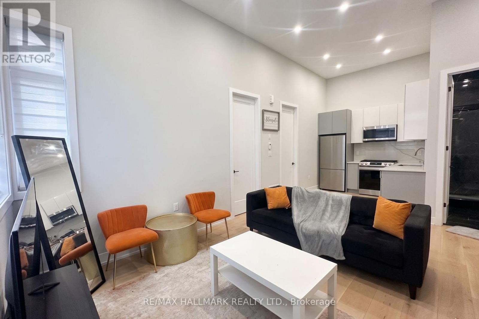 5 Norbury Crescent, Toronto, Ontario  M1P 0G3 - Photo 7 - E13094210