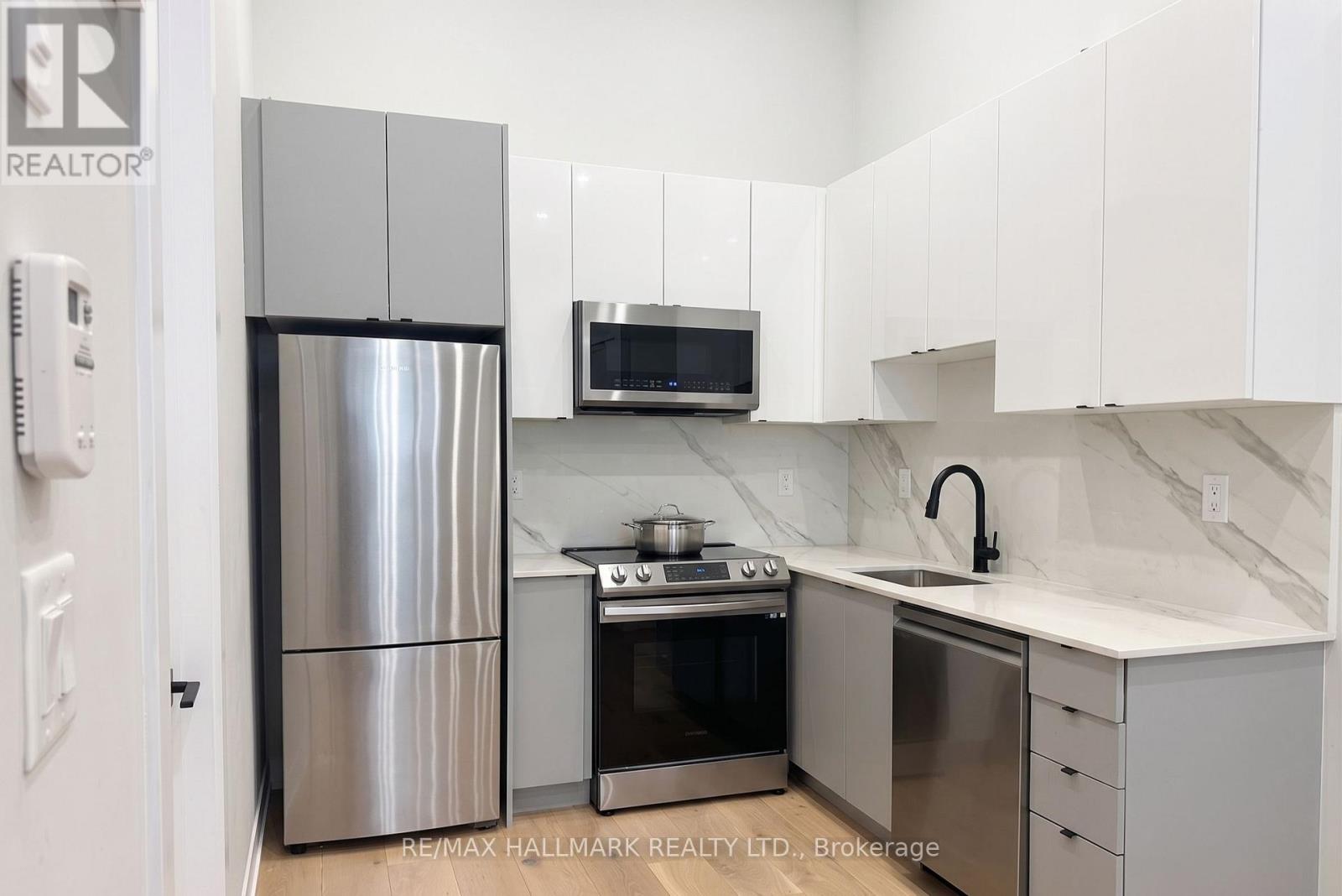 5 Norbury Crescent, Toronto, Ontario  M1P 0G3 - Photo 8 - E13094210