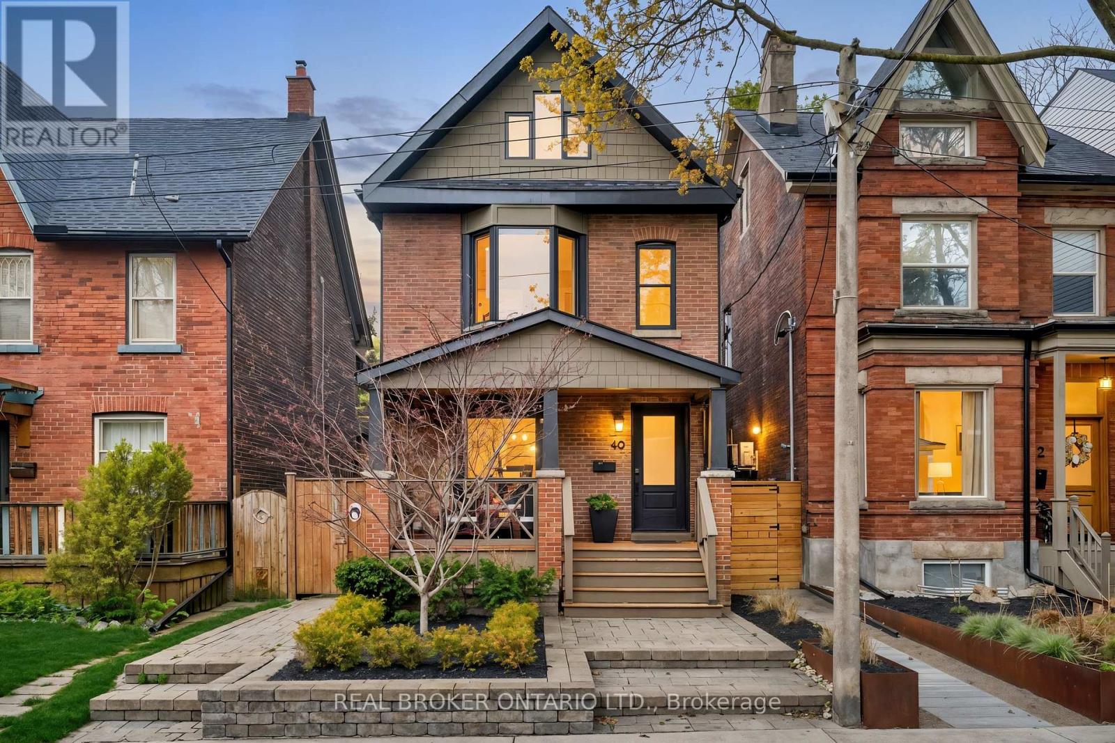 40 BROOKLYN AVENUE, Toronto, Ontario