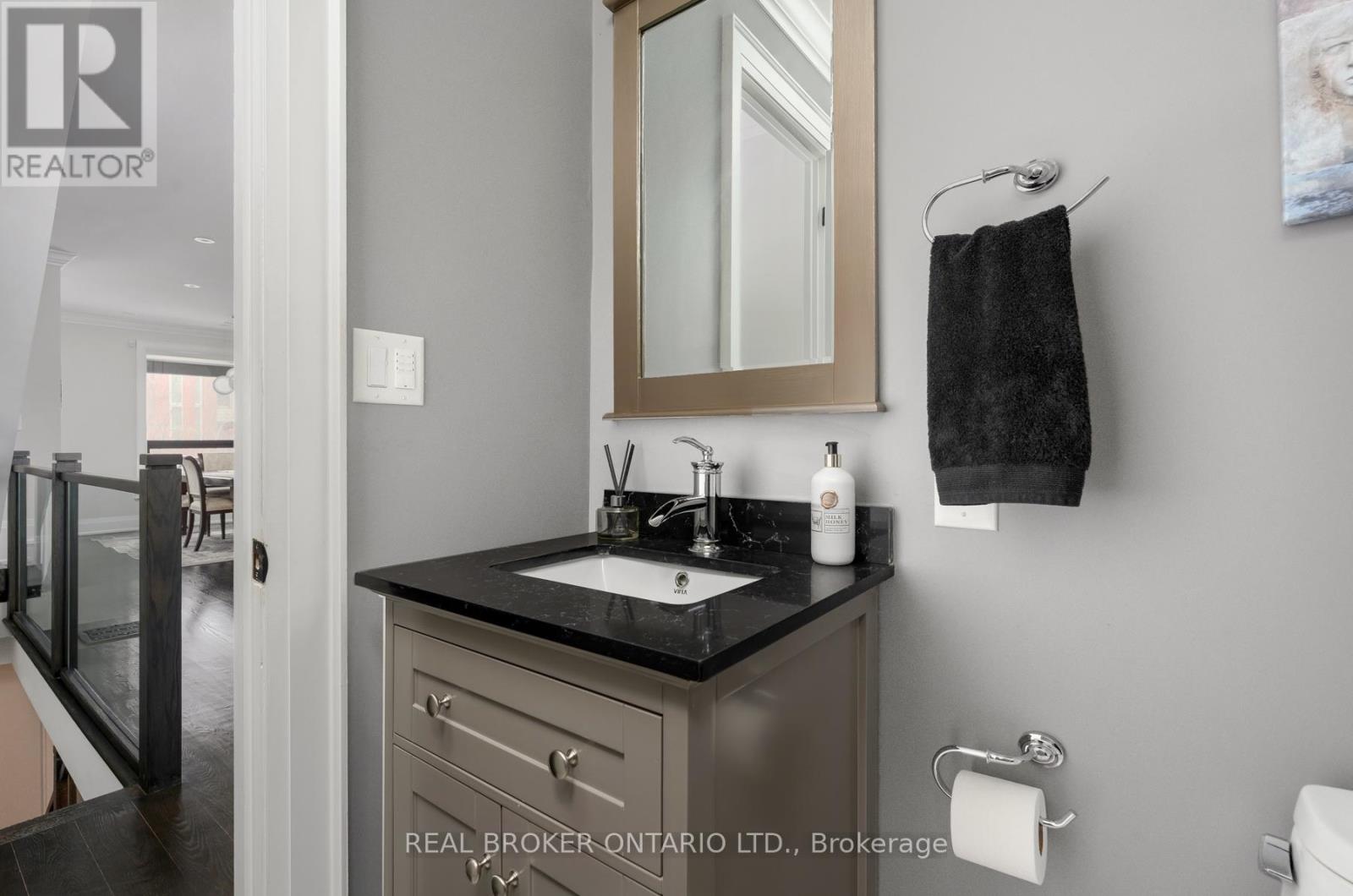 40 Brooklyn Avenue, Toronto, Ontario  M4M 2X5 - Photo 11 - E13094274