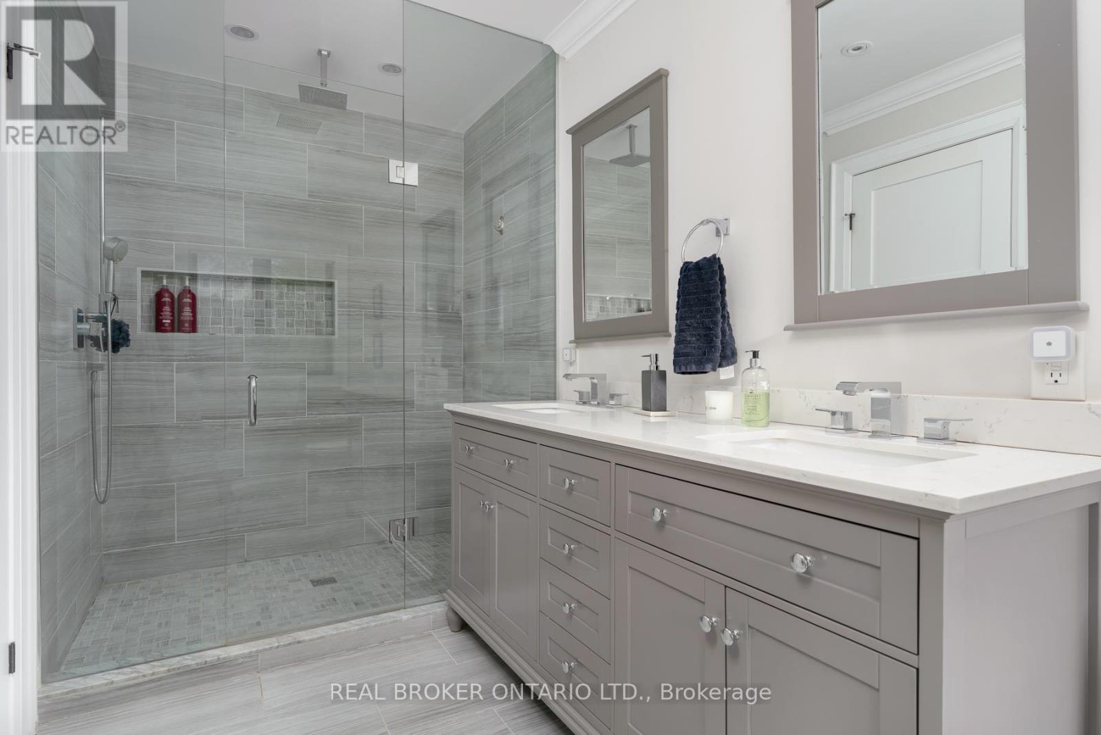 40 Brooklyn Avenue, Toronto, Ontario  M4M 2X5 - Photo 18 - E13094274