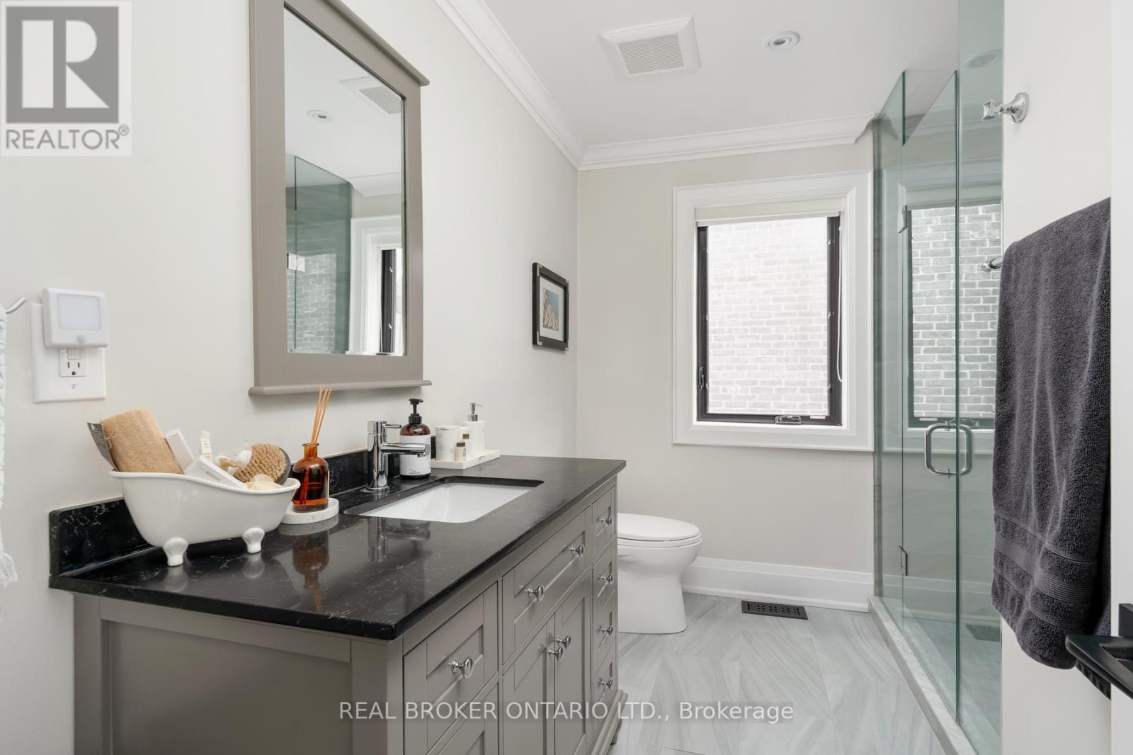 40 Brooklyn Avenue, Toronto, Ontario  M4M 2X5 - Photo 22 - E13094274