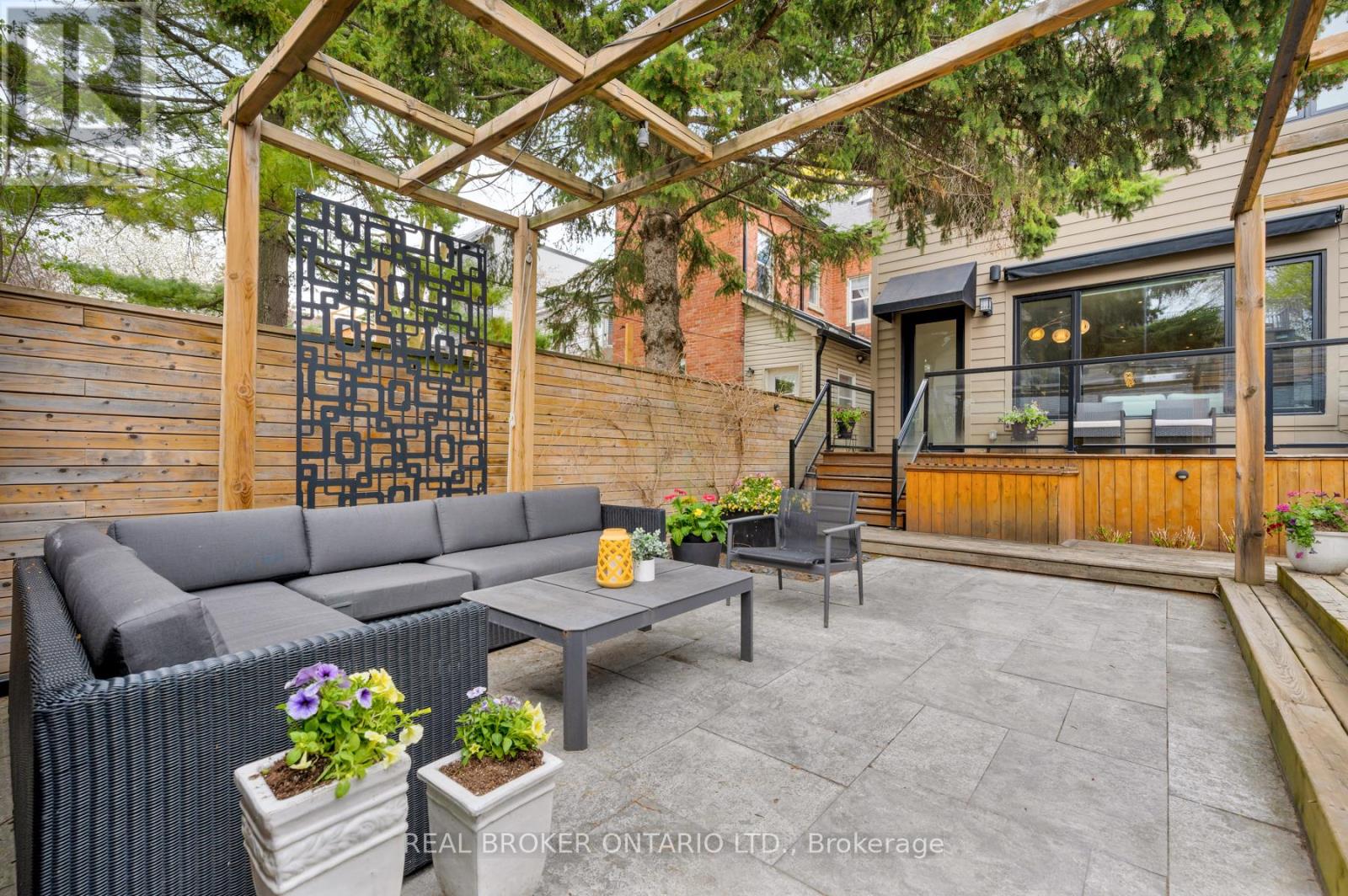 40 Brooklyn Avenue, Toronto, Ontario  M4M 2X5 - Photo 36 - E13094274