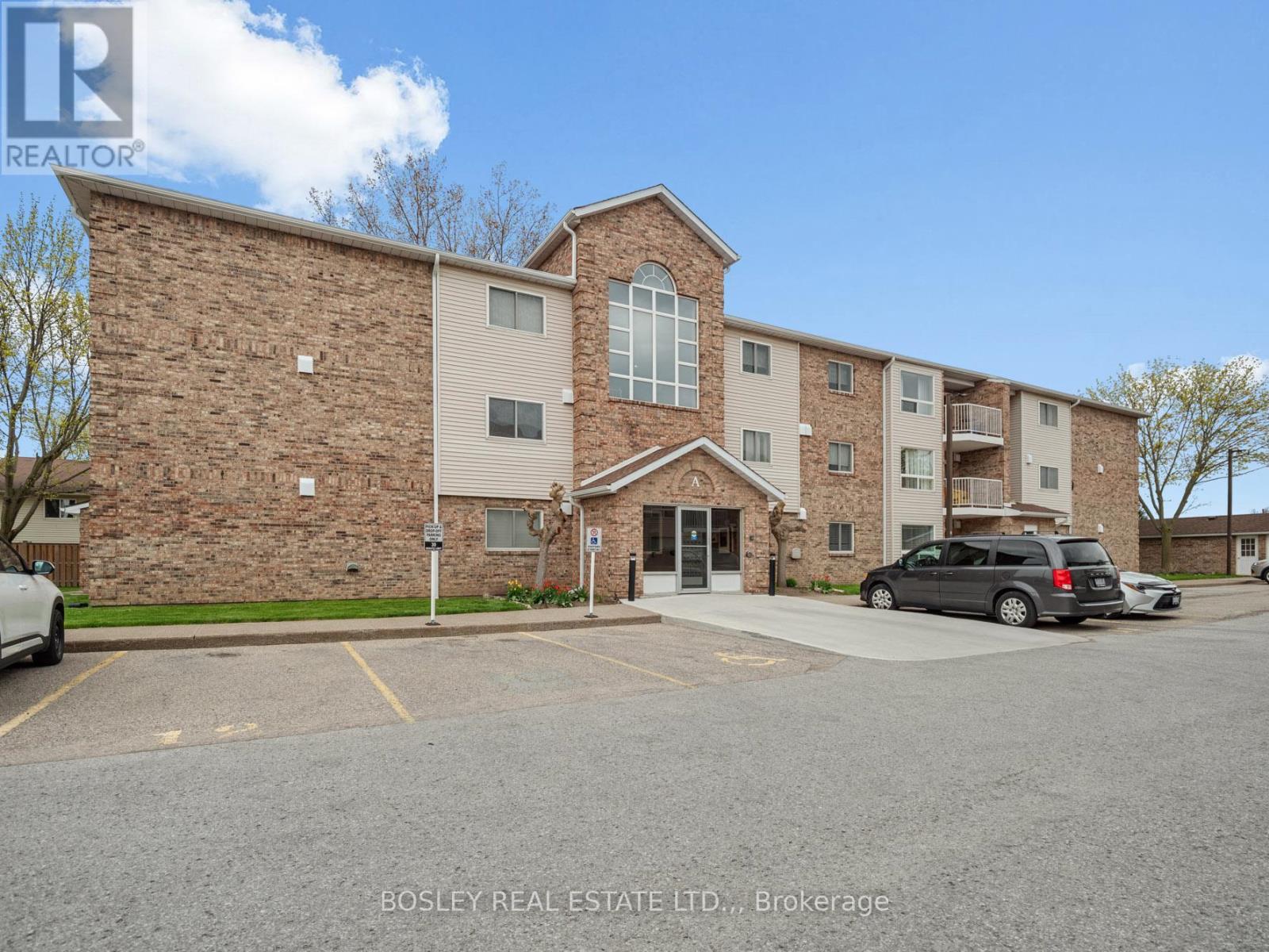 205a - 1061 Vansickle Road N, St. Catharines, Ontario  L2S 2X4 - Photo 4 - X12788284