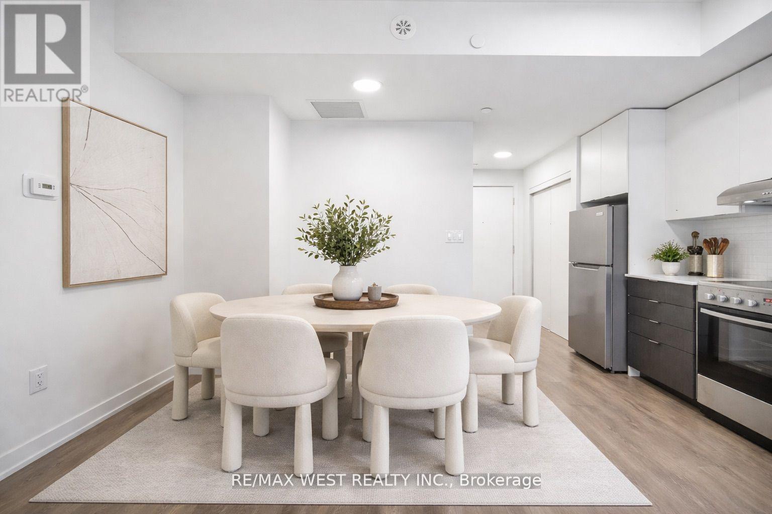 311 - 120 Canon Jackson Drive, Toronto, Ontario  M6M 0B8 - Photo 4 - W13094202