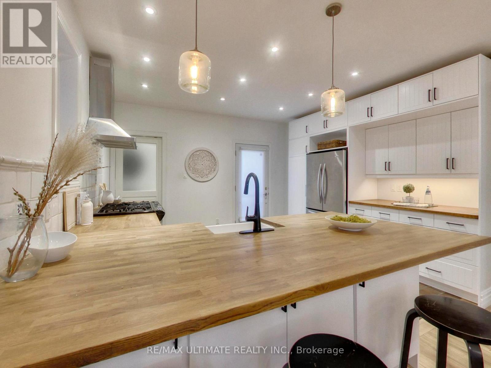 24 Pauline Avenue, Toronto, Ontario  M6H 3M8 - Photo 15 - W13094218