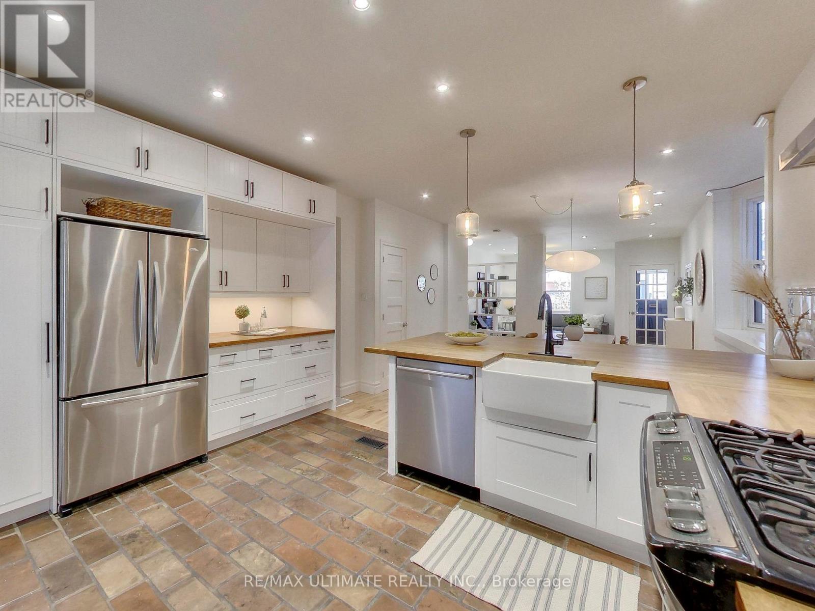 24 Pauline Avenue, Toronto, Ontario  M6H 3M8 - Photo 17 - W13094218