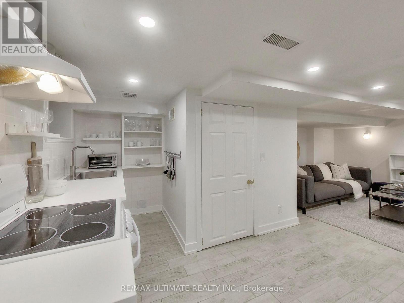 24 Pauline Avenue, Toronto, Ontario  M6H 3M8 - Photo 32 - W13094218
