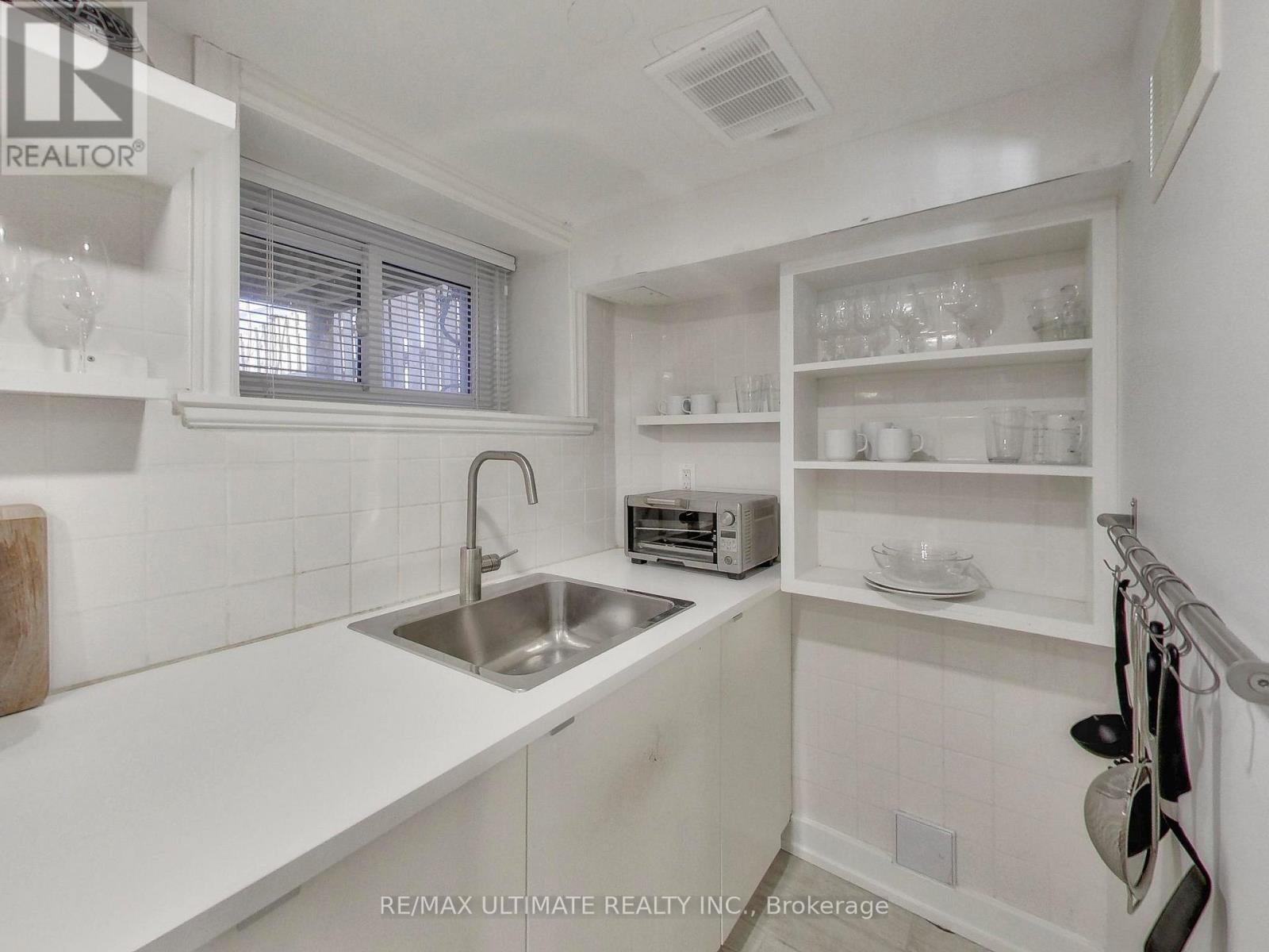 24 Pauline Avenue, Toronto, Ontario  M6H 3M8 - Photo 34 - W13094218
