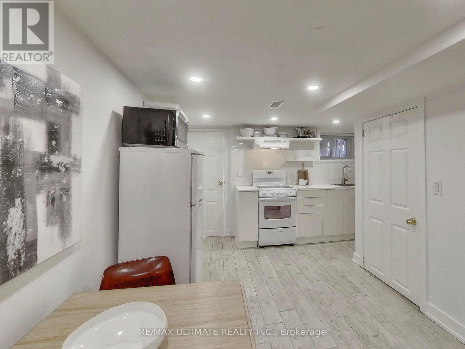 24 Pauline Avenue, Toronto, Ontario  M6H 3M8 - Photo 35 - W13094218