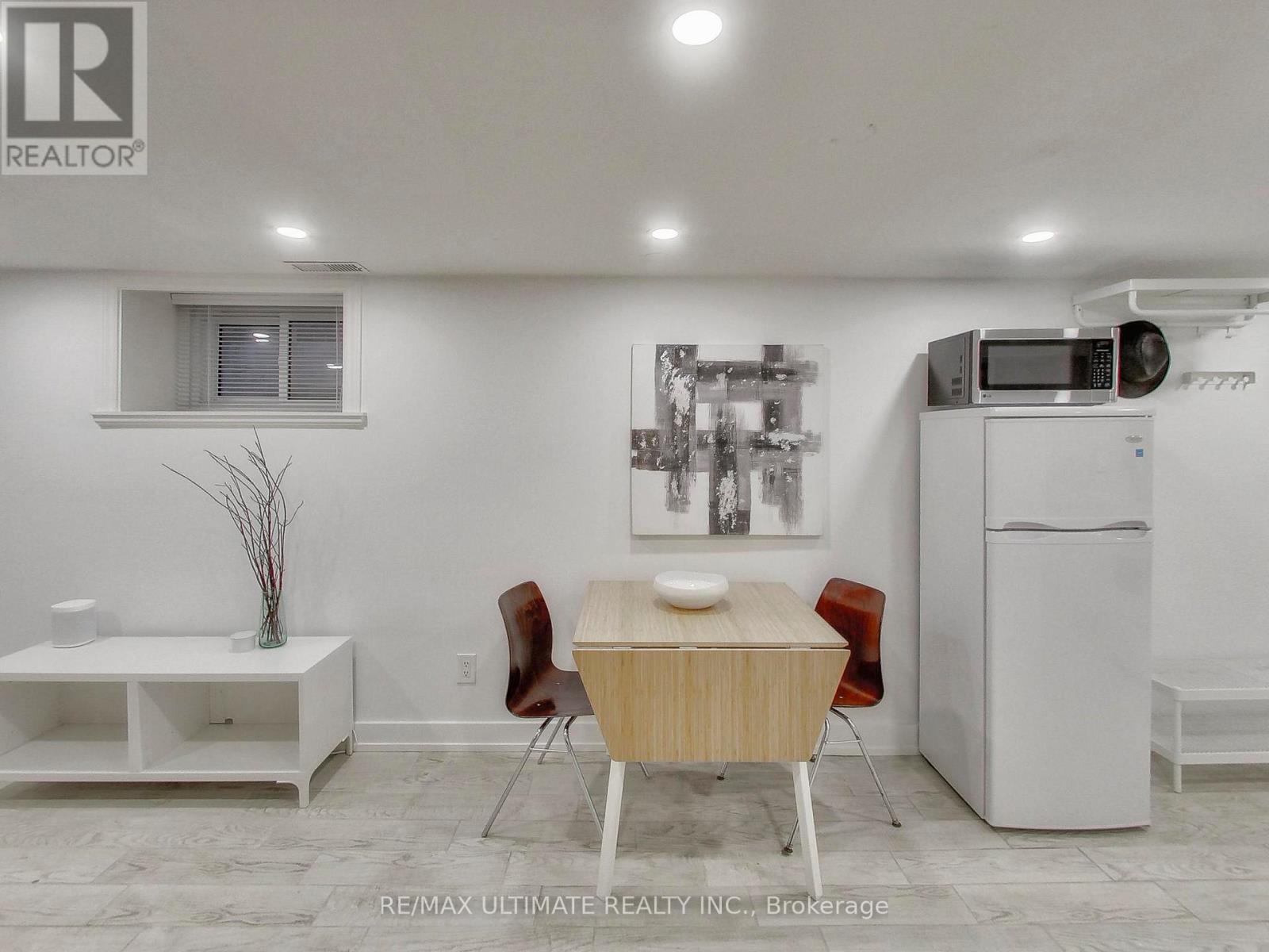 24 Pauline Avenue, Toronto, Ontario  M6H 3M8 - Photo 37 - W13094218