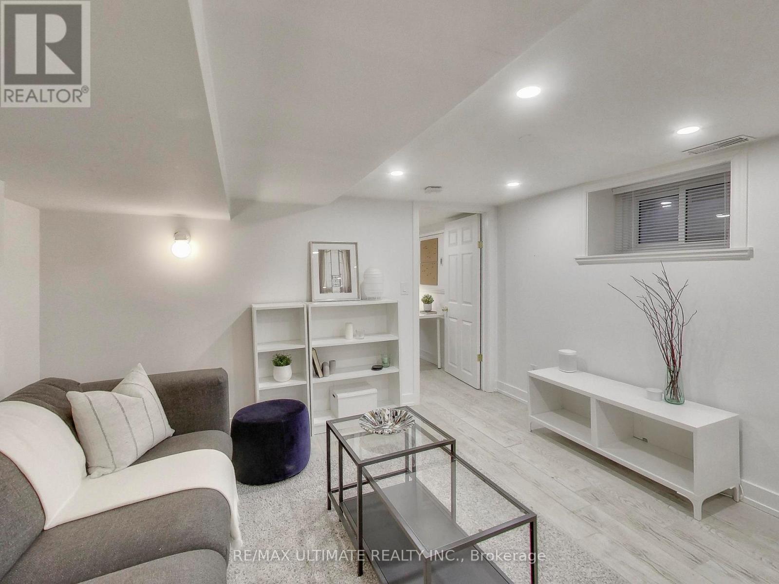 24 Pauline Avenue, Toronto, Ontario  M6H 3M8 - Photo 38 - W13094218