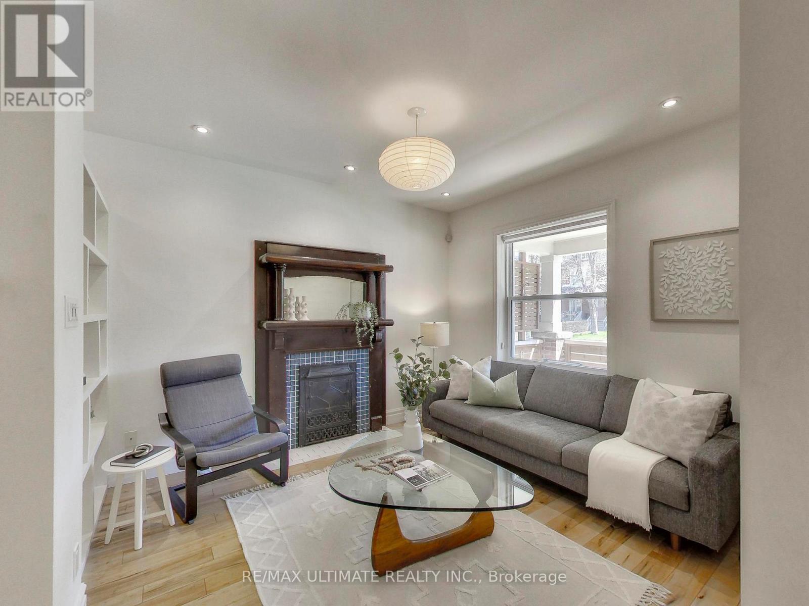 24 Pauline Avenue, Toronto, Ontario  M6H 3M8 - Photo 4 - W13094218