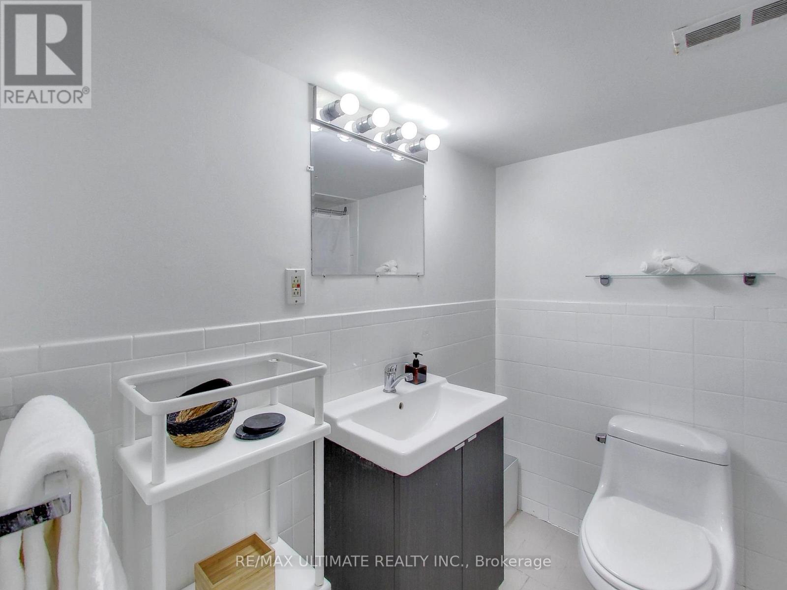 24 Pauline Avenue, Toronto, Ontario  M6H 3M8 - Photo 45 - W13094218