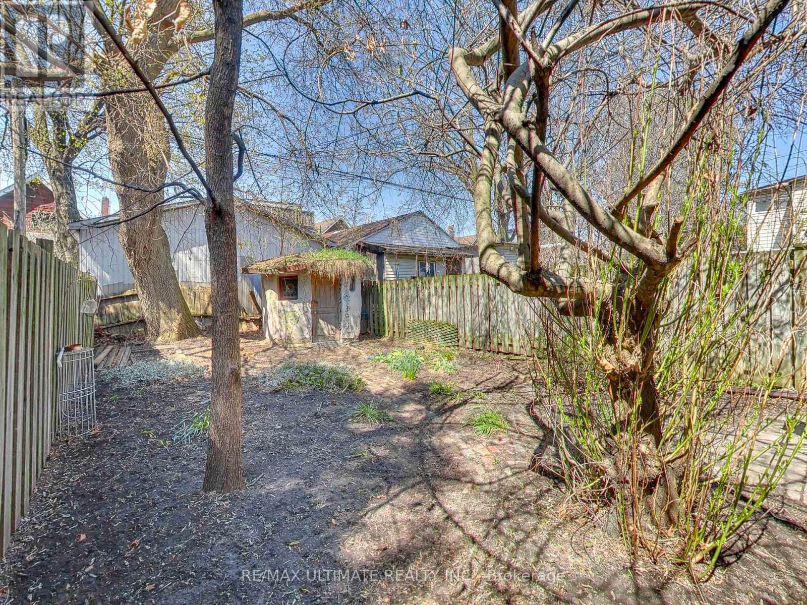 24 Pauline Avenue, Toronto, Ontario  M6H 3M8 - Photo 47 - W13094218