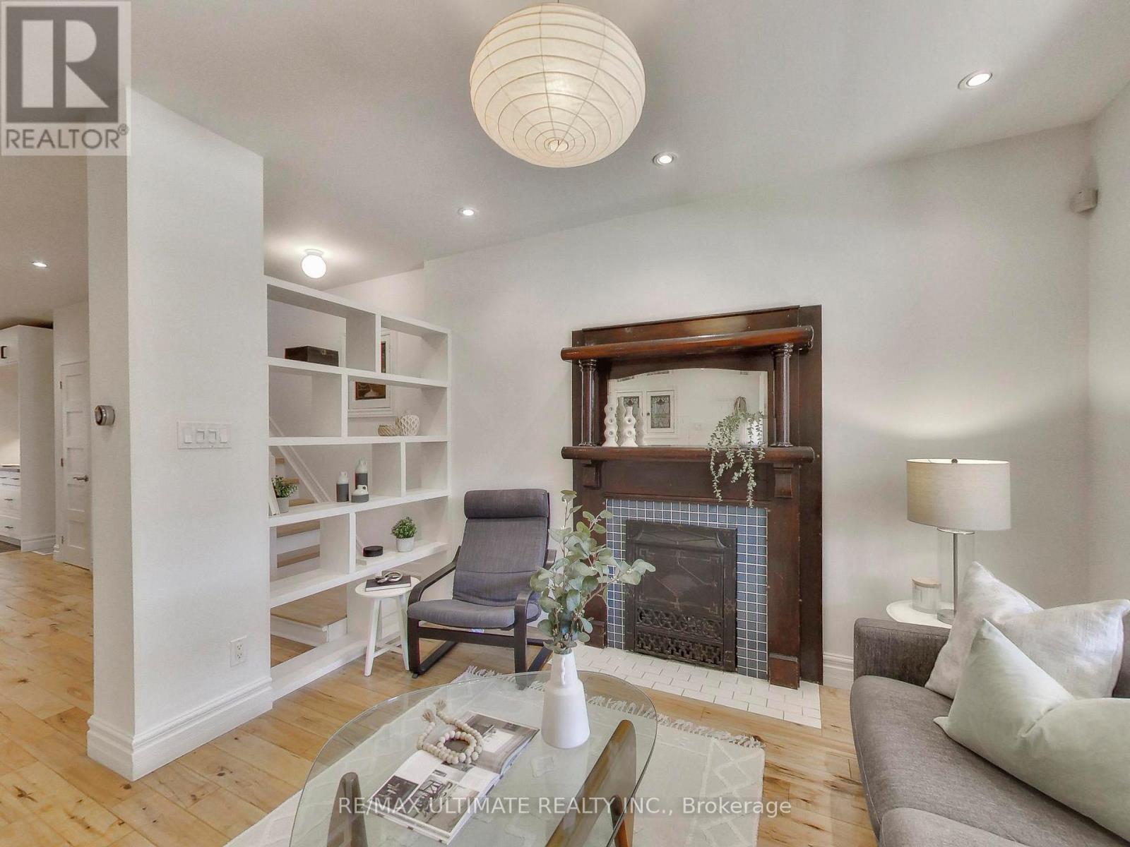 24 Pauline Avenue, Toronto, Ontario  M6H 3M8 - Photo 5 - W13094218