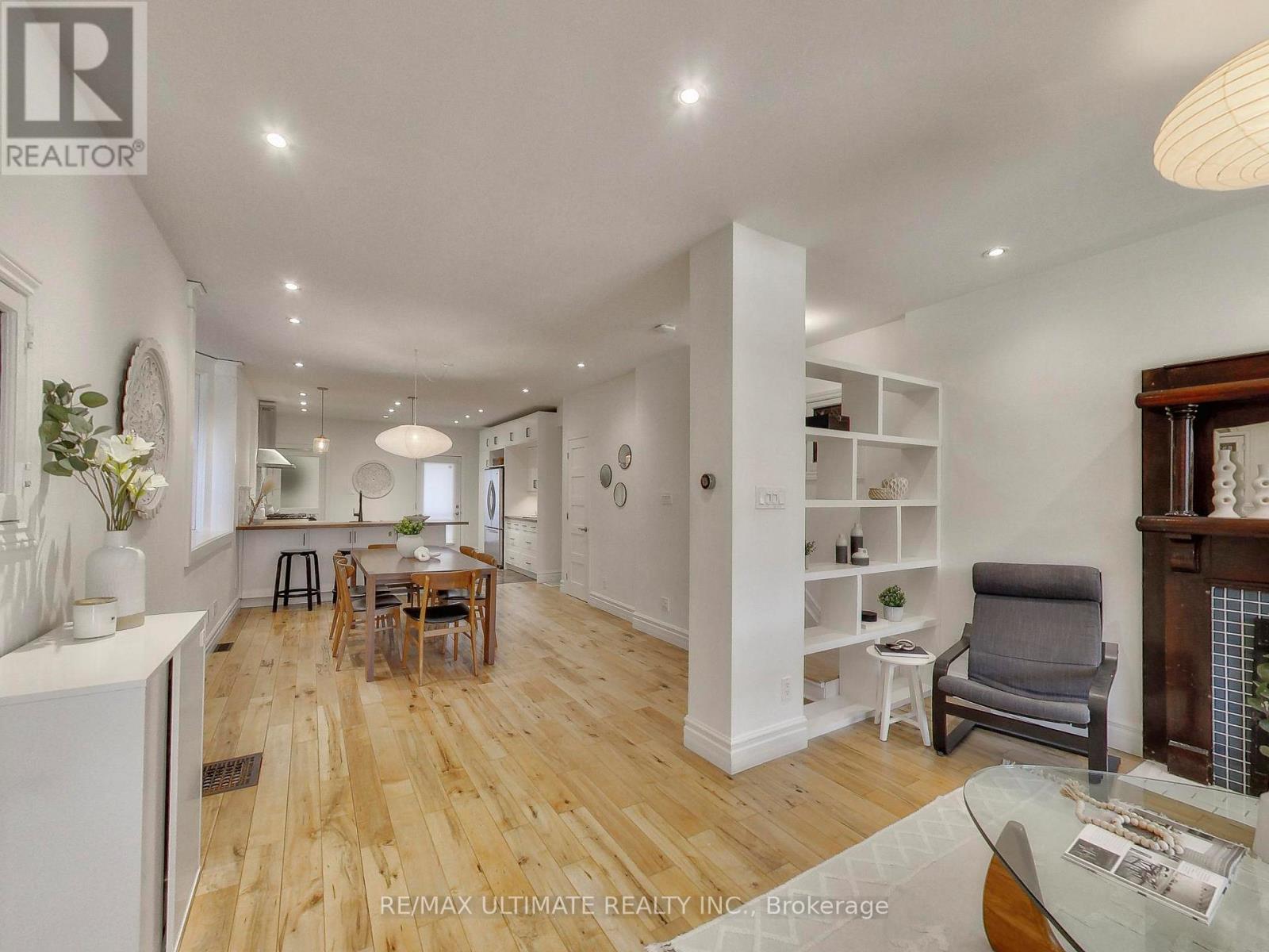 24 Pauline Avenue, Toronto, Ontario  M6H 3M8 - Photo 6 - W13094218