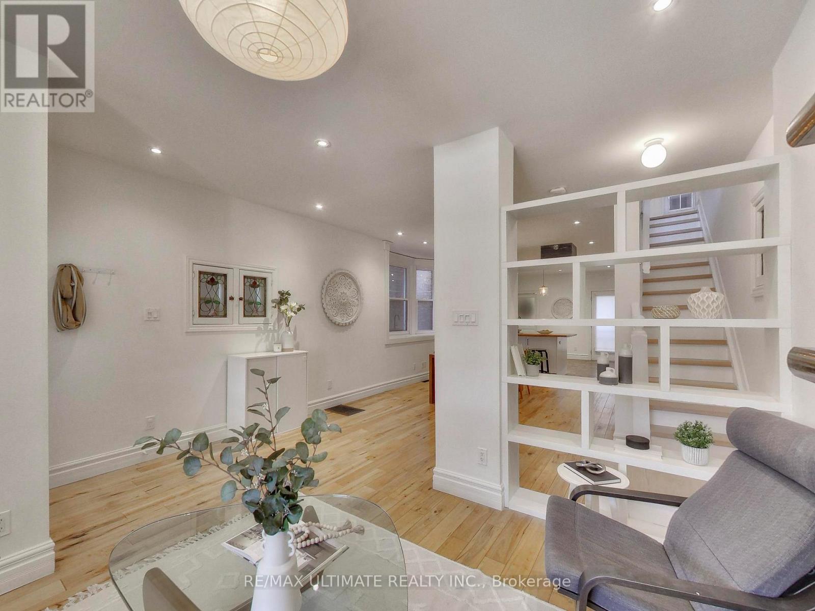 24 Pauline Avenue, Toronto, Ontario  M6H 3M8 - Photo 7 - W13094218