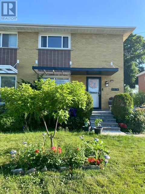 3578 Queenston Drive, Mississauga, Ontario  L5C 2G6 - Photo 1 - W13094242