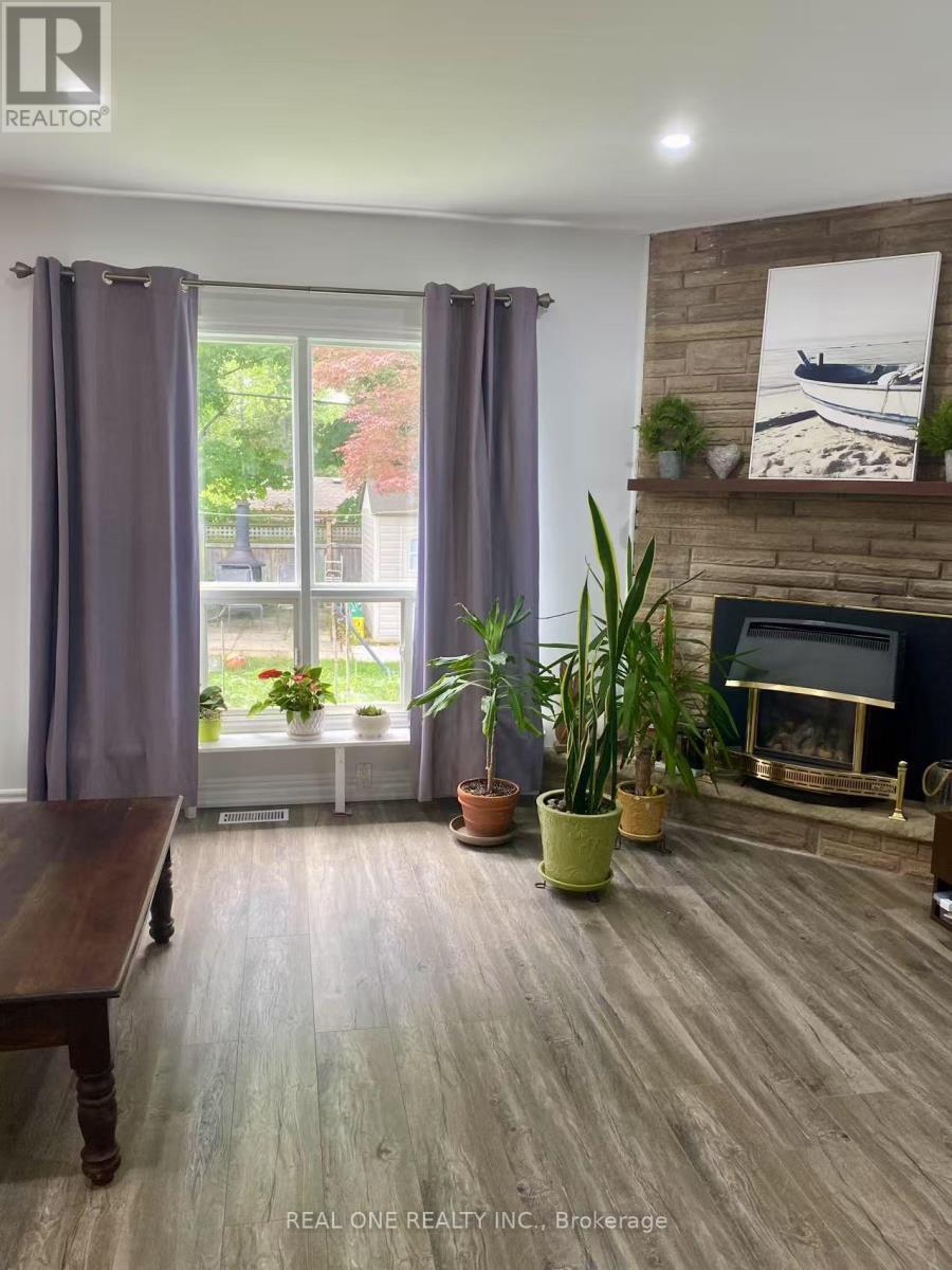 3578 Queenston Drive, Mississauga, Ontario  L5C 2G6 - Photo 13 - W13094242