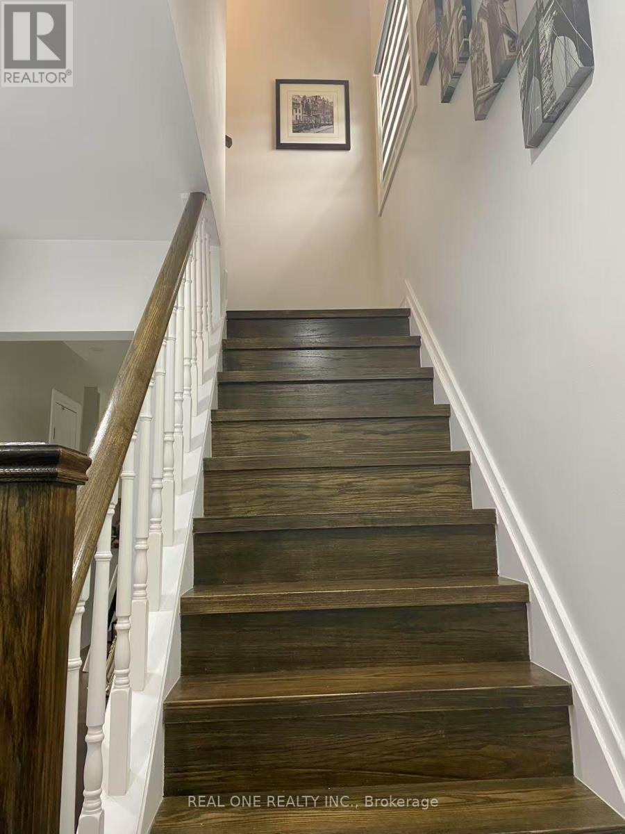 3578 Queenston Drive, Mississauga, Ontario  L5C 2G6 - Photo 17 - W13094242