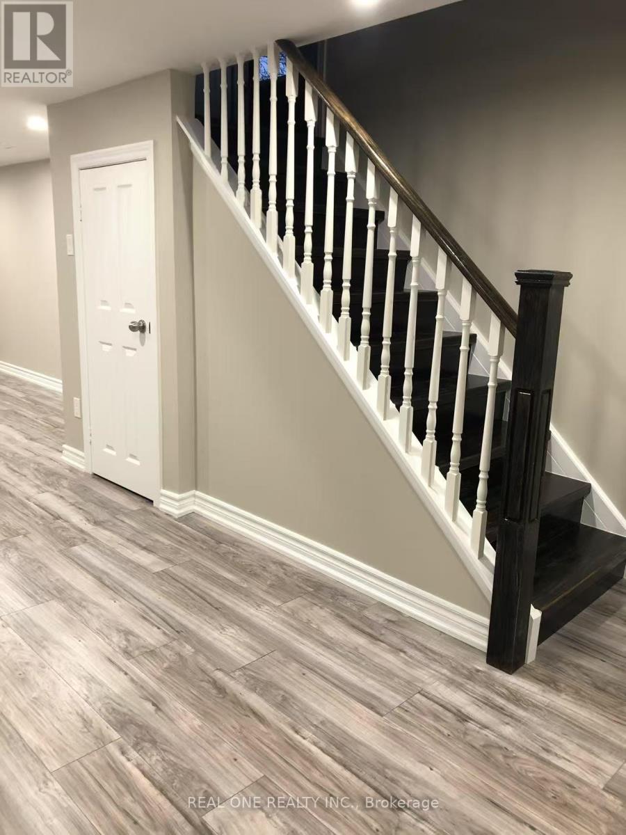 3578 Queenston Drive, Mississauga, Ontario  L5C 2G6 - Photo 23 - W13094242