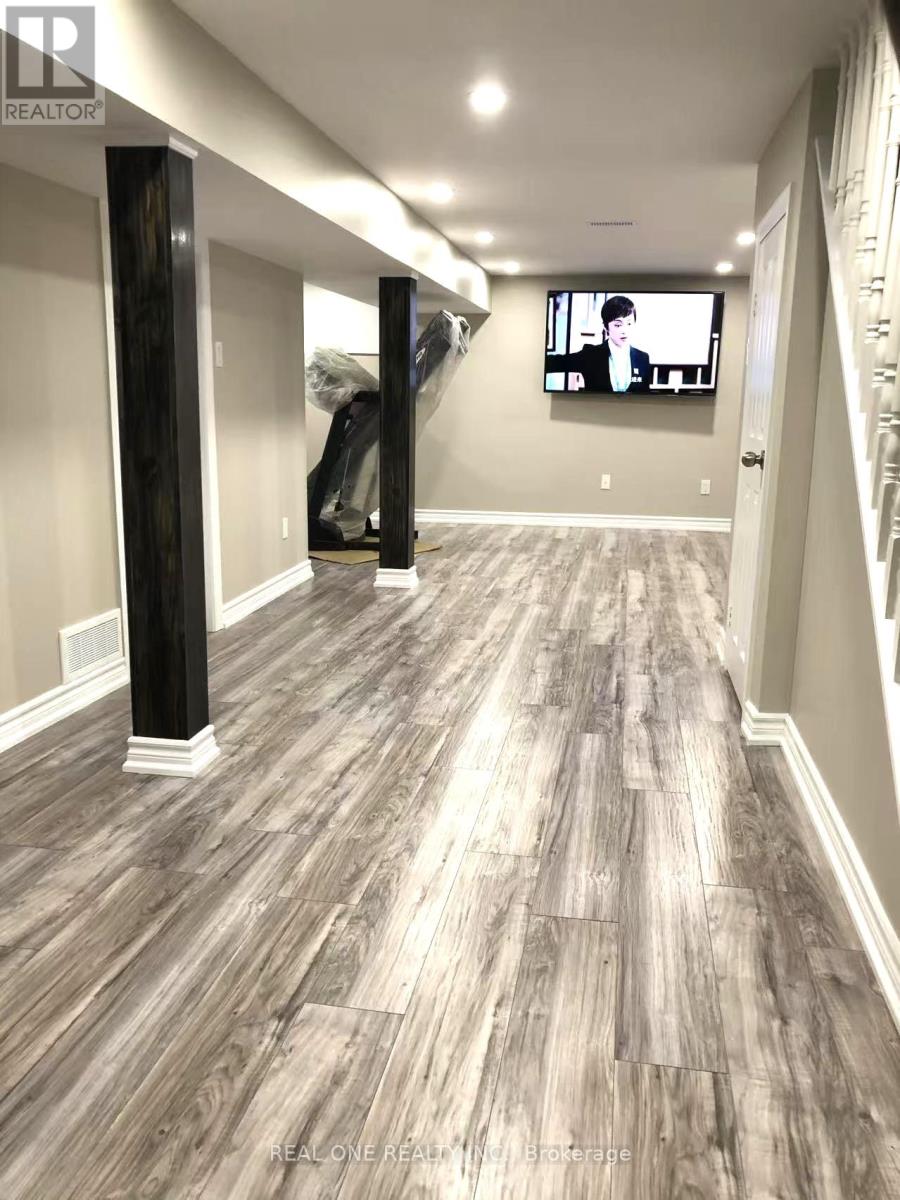 3578 Queenston Drive, Mississauga, Ontario  L5C 2G6 - Photo 24 - W13094242
