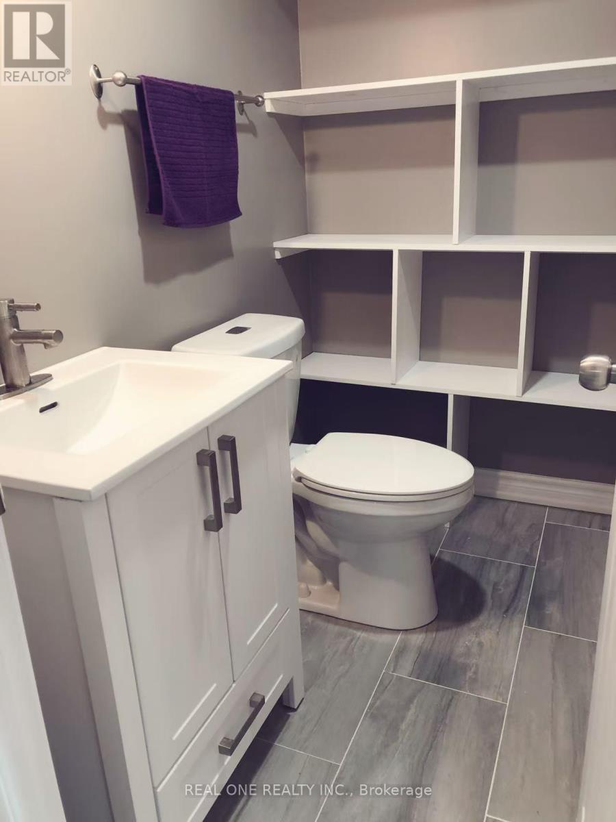 3578 Queenston Drive, Mississauga, Ontario  L5C 2G6 - Photo 25 - W13094242