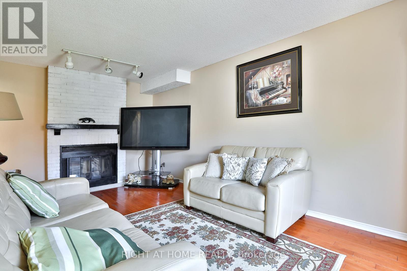 3392 Water Lily Court, Mississauga, Ontario  L5N 6B5 - Photo 17 - W13094322