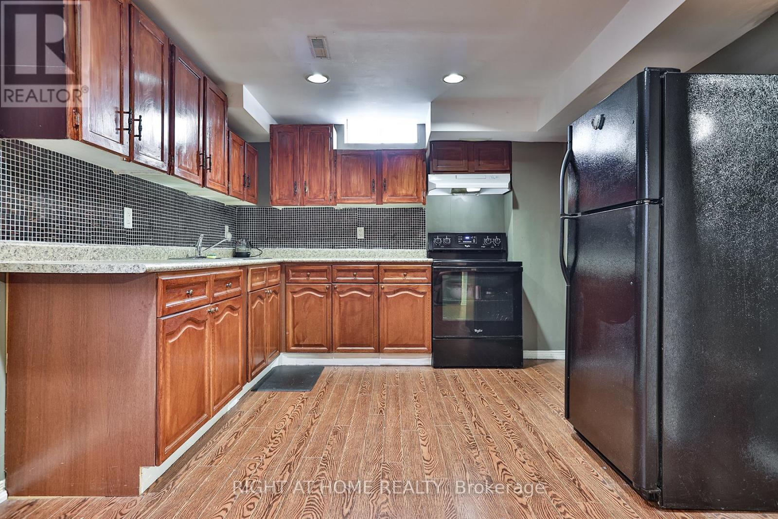 3392 Water Lily Court, Mississauga, Ontario  L5N 6B5 - Photo 30 - W13094322