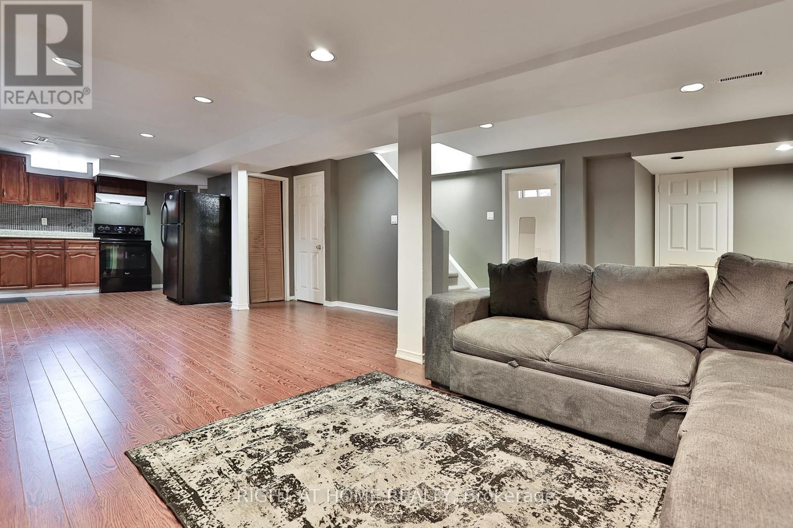 3392 Water Lily Court, Mississauga, Ontario  L5N 6B5 - Photo 35 - W13094322