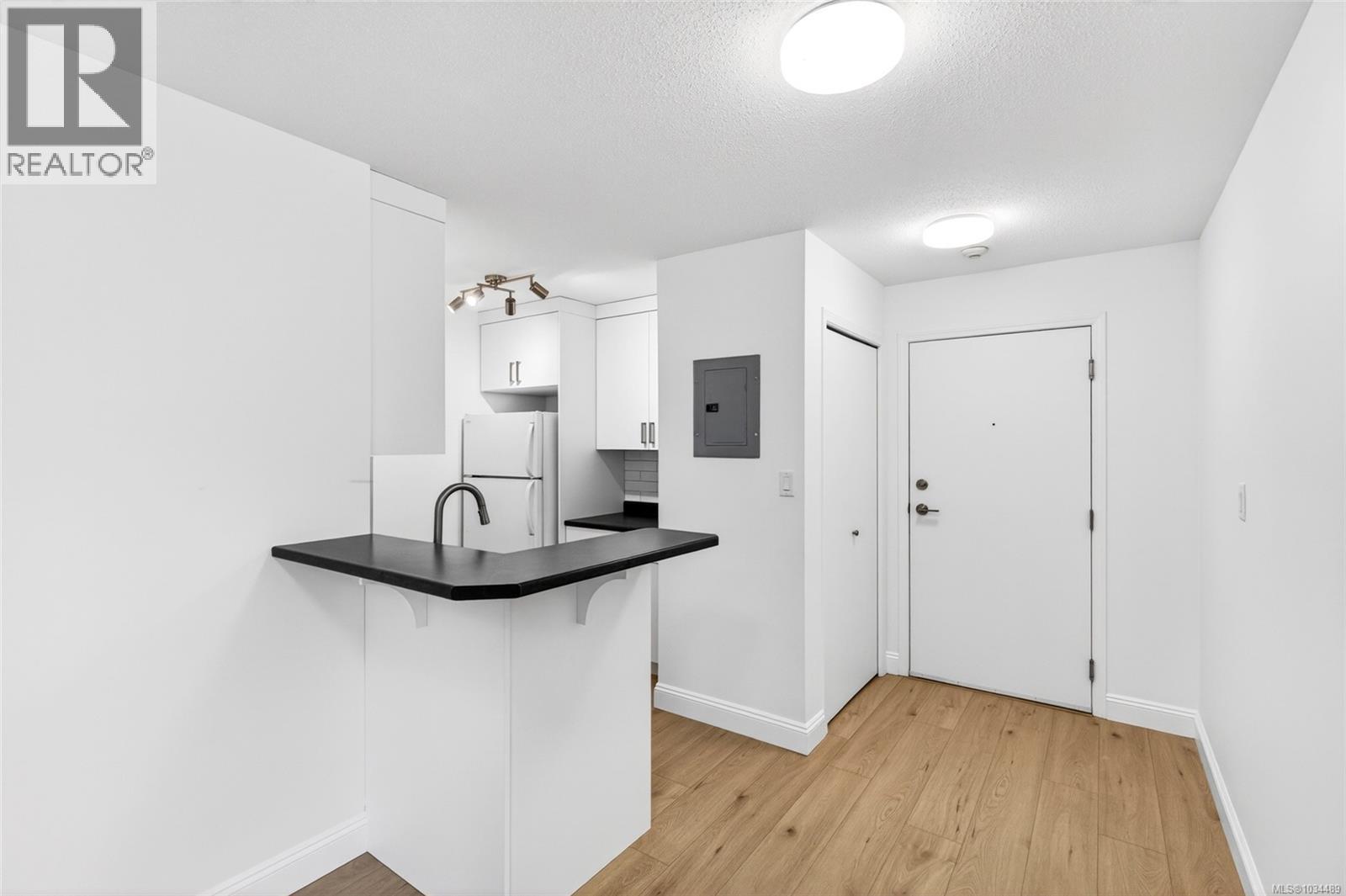 108 2560 Wark St, Victoria, British Columbia  V8T 4G8 - Photo 13 - 1034489