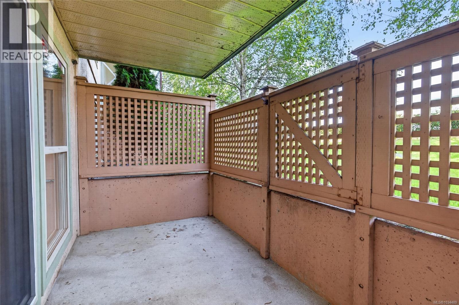 108 2560 Wark St, Victoria, British Columbia  V8T 4G8 - Photo 25 - 1034489